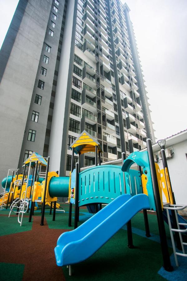 דירות נוסג'יה D'Pristine Medini By The One - 8Min Walk To Legoland מראה חיצוני תמונה